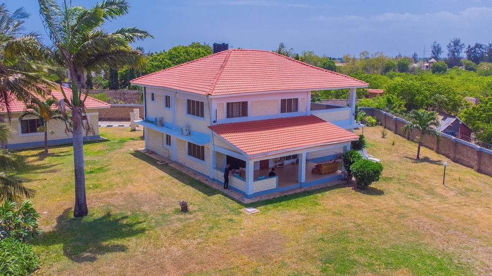 Doric Cottages Diani 5/50