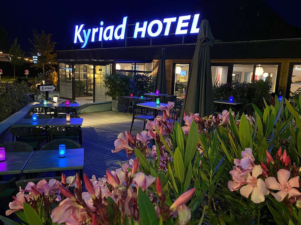 Kyriad Prestige Compiegne 6/65