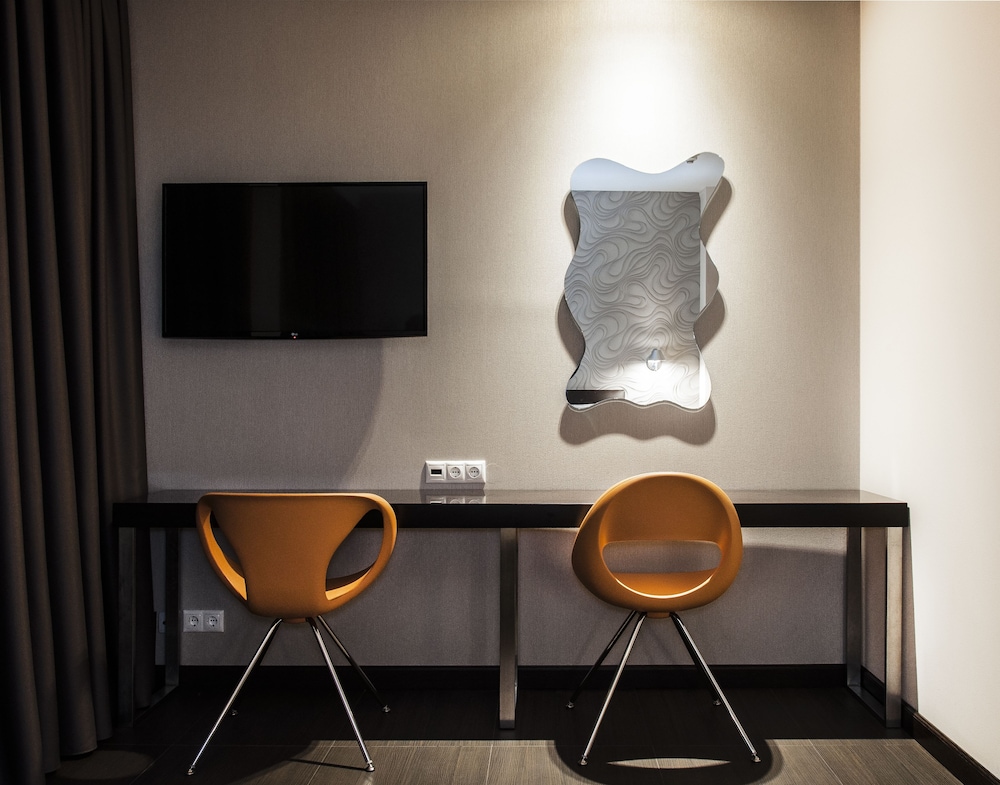 Amazon Hotel 27/29