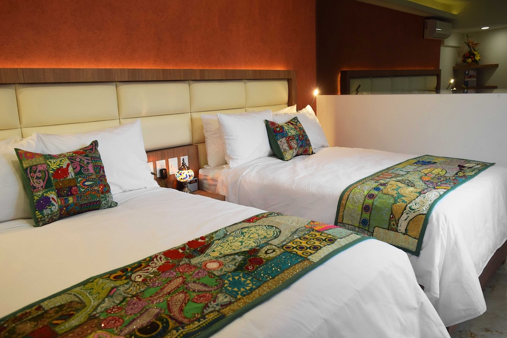 SUPERIOR, 2 DOUBLE BEDS