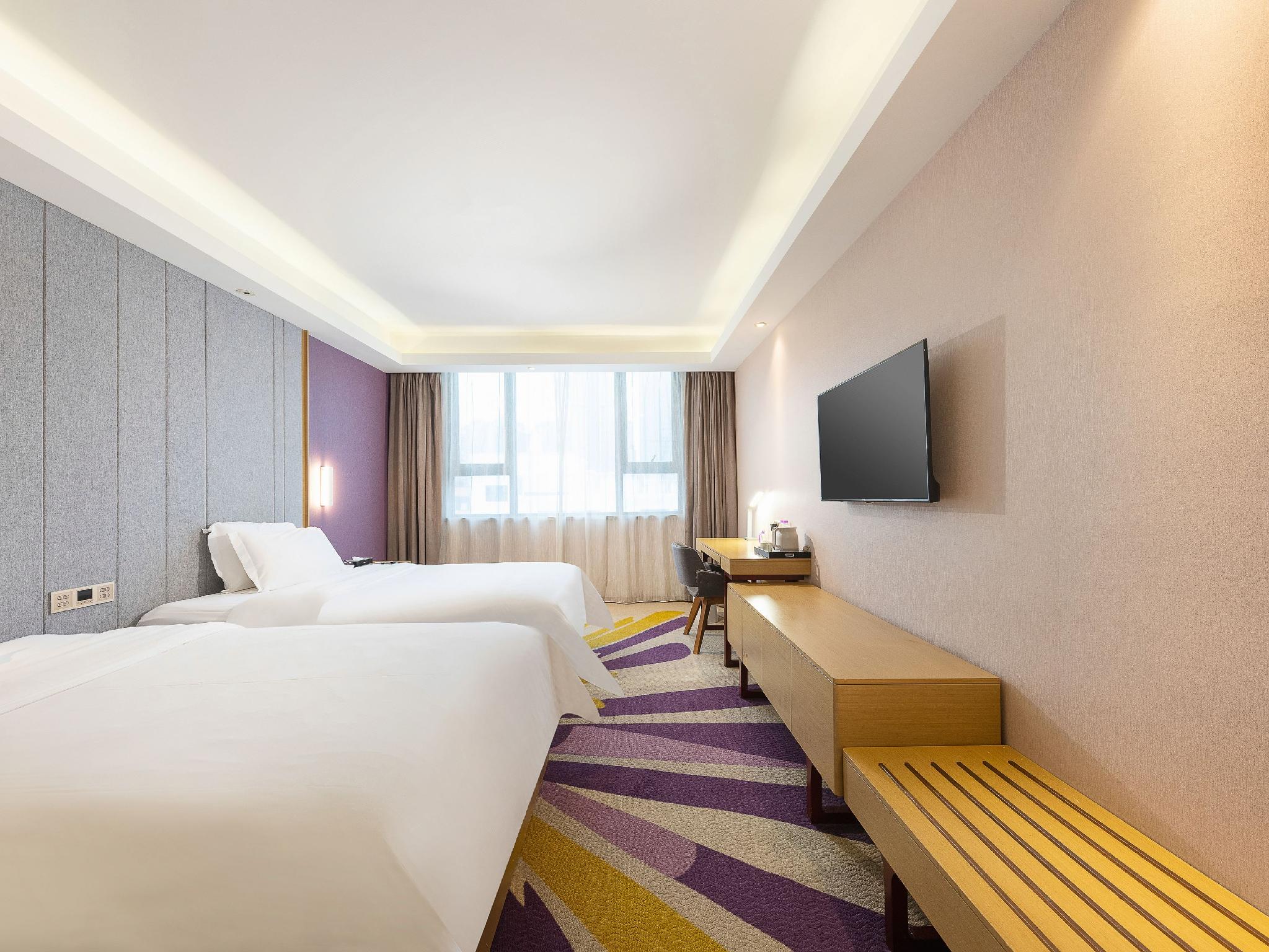 Lavande Hotels 13/30