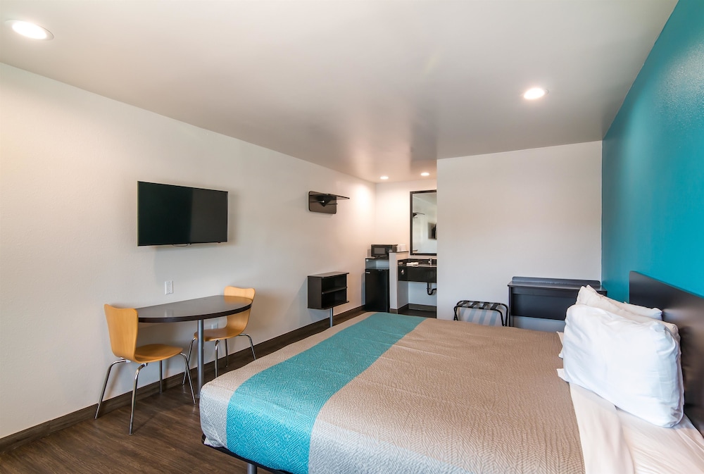 Motel6 South El Monte, CA - Los Angeles 23/44