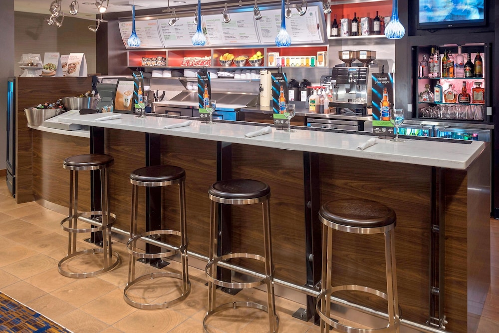 Courtyard By Marriott Winston-Salem Hanes Mall 48/66