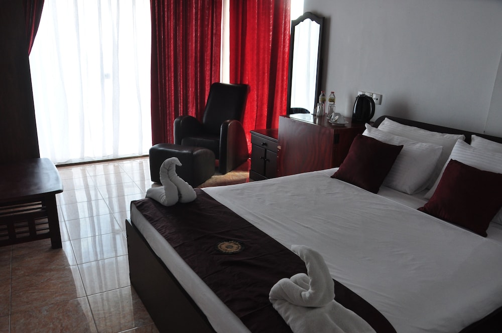 Villa Hotel 16/50
