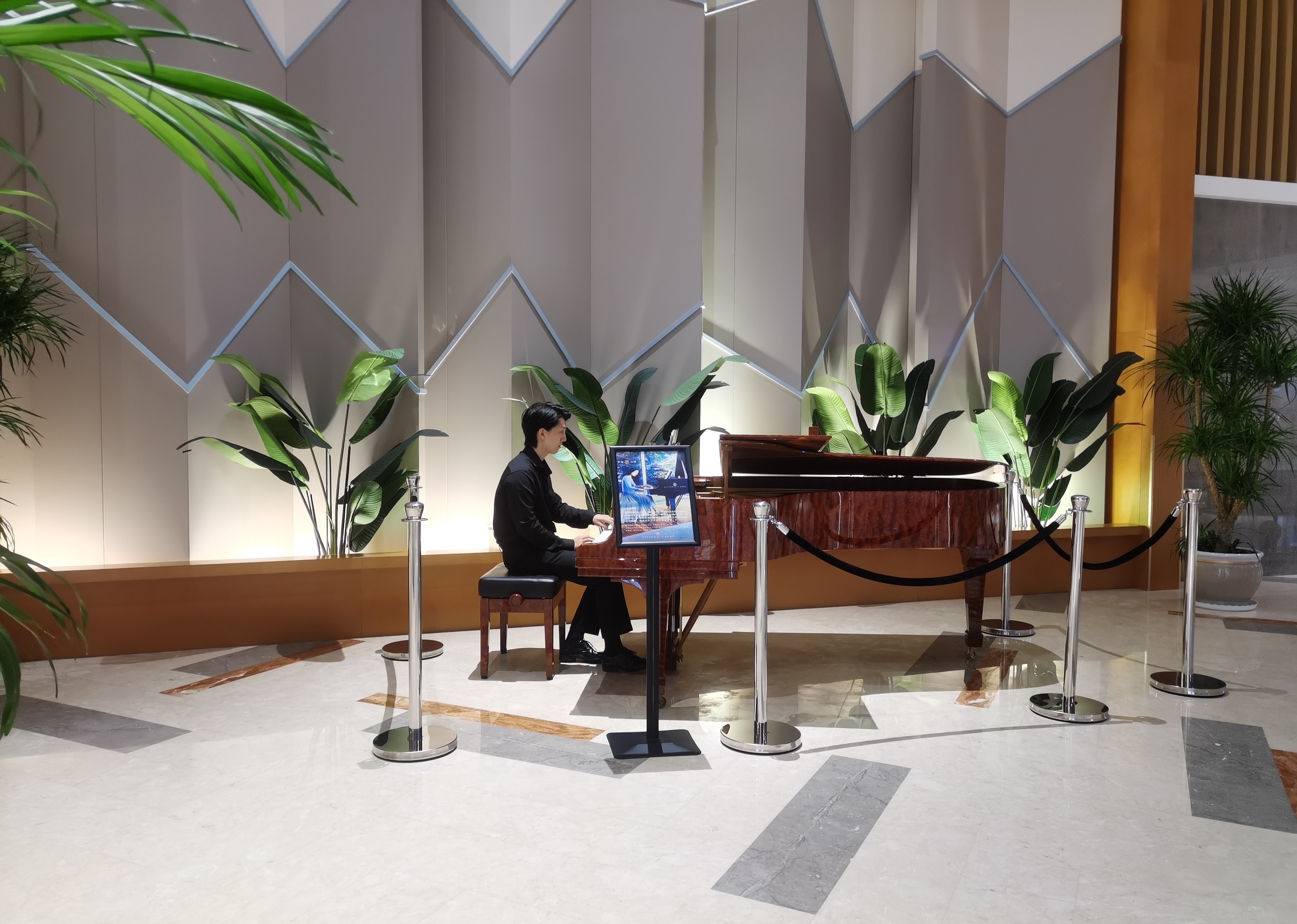Holiday Inn Express Zhengzhou Zhengdong 13/73