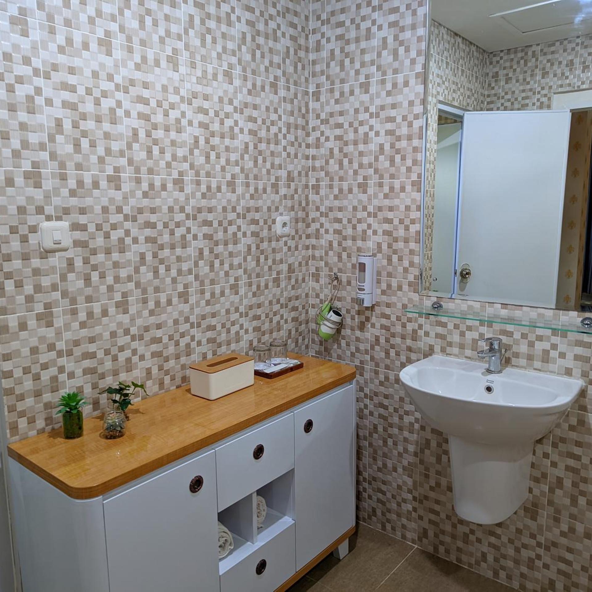 Hotel Nalendra Plaza 46/50