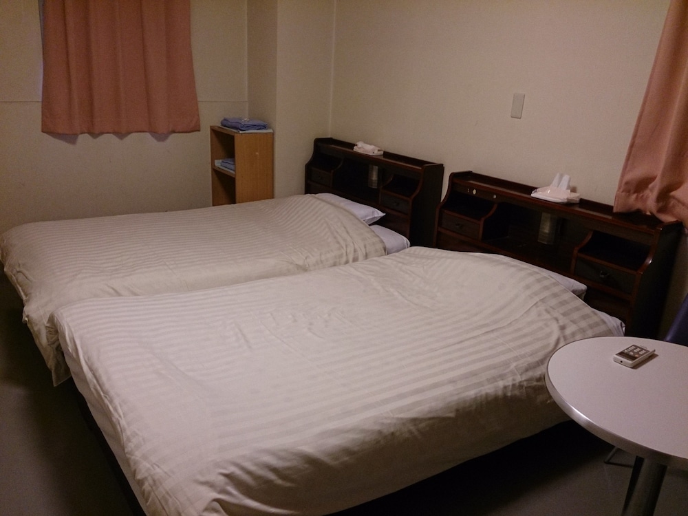 Hatoya Hotel 18/40