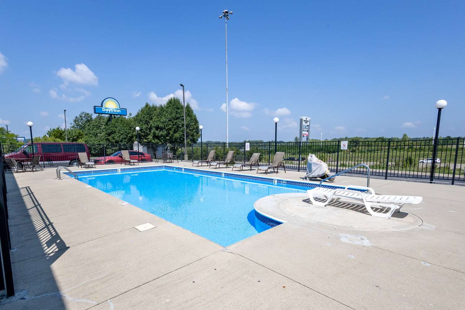 Days Inn by Wyndham Dayton Huber Heights Northeast 13/20