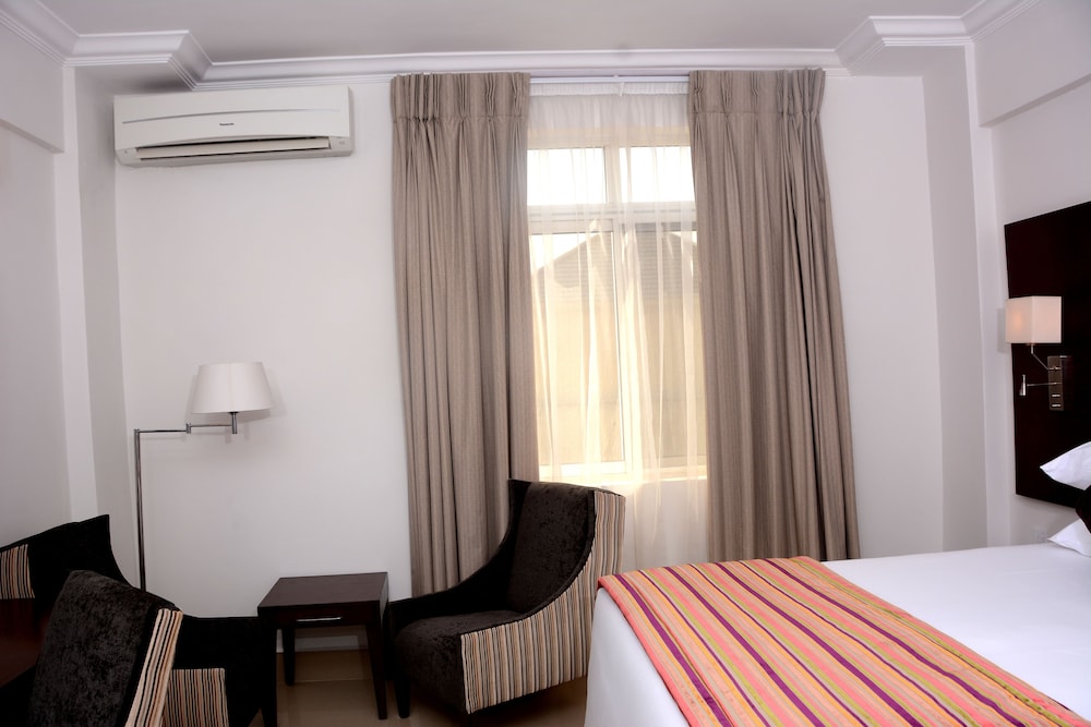 BON HOTEL STRATTON ASOKORO 14/45