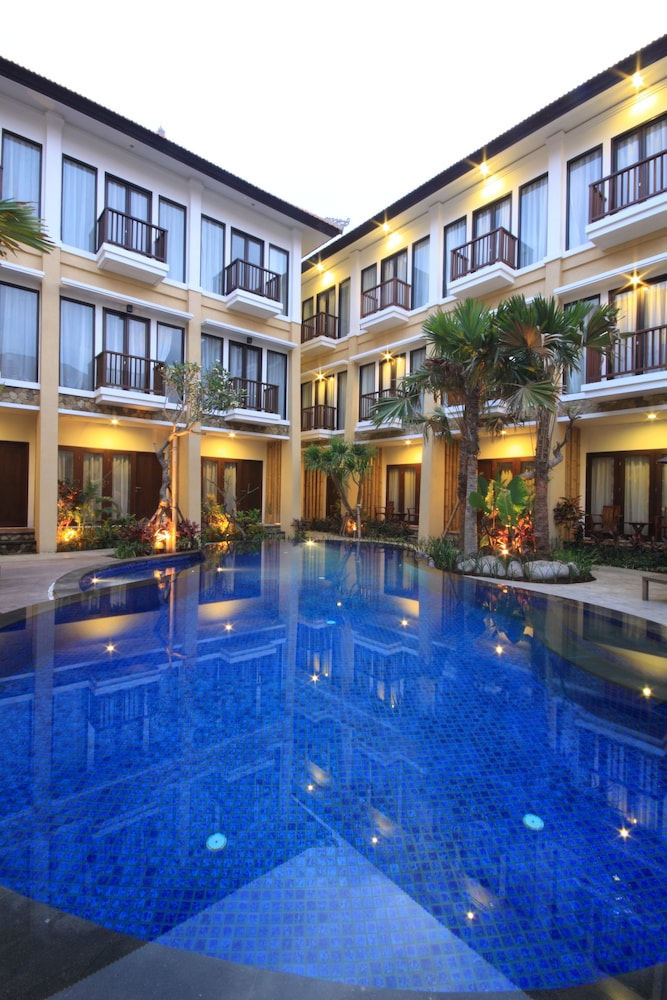 SURIS BOUTIQUE HOTEL 4/50