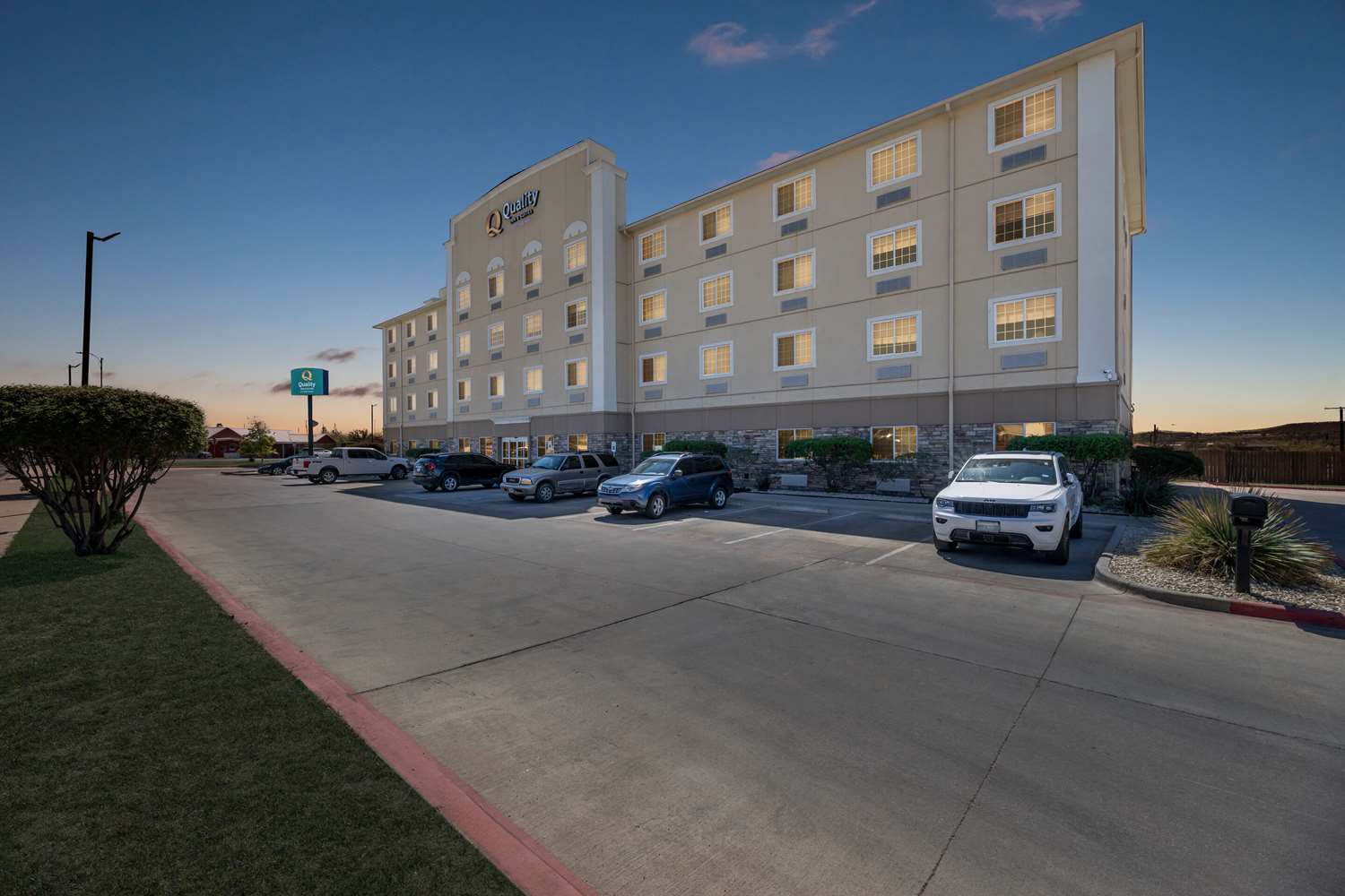 Quality Inn & Suites Big Spring 30/38