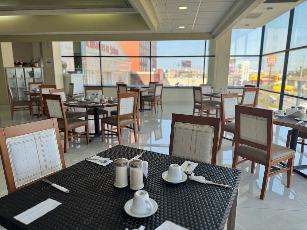 HOTEL FIESTA TIJUANA 32/52