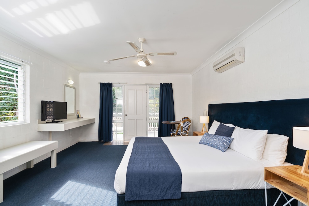 WOLLONGBAR MOTEL 16/69