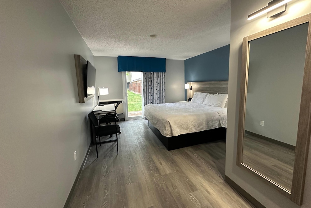 Room, King Bed, Sun Deck