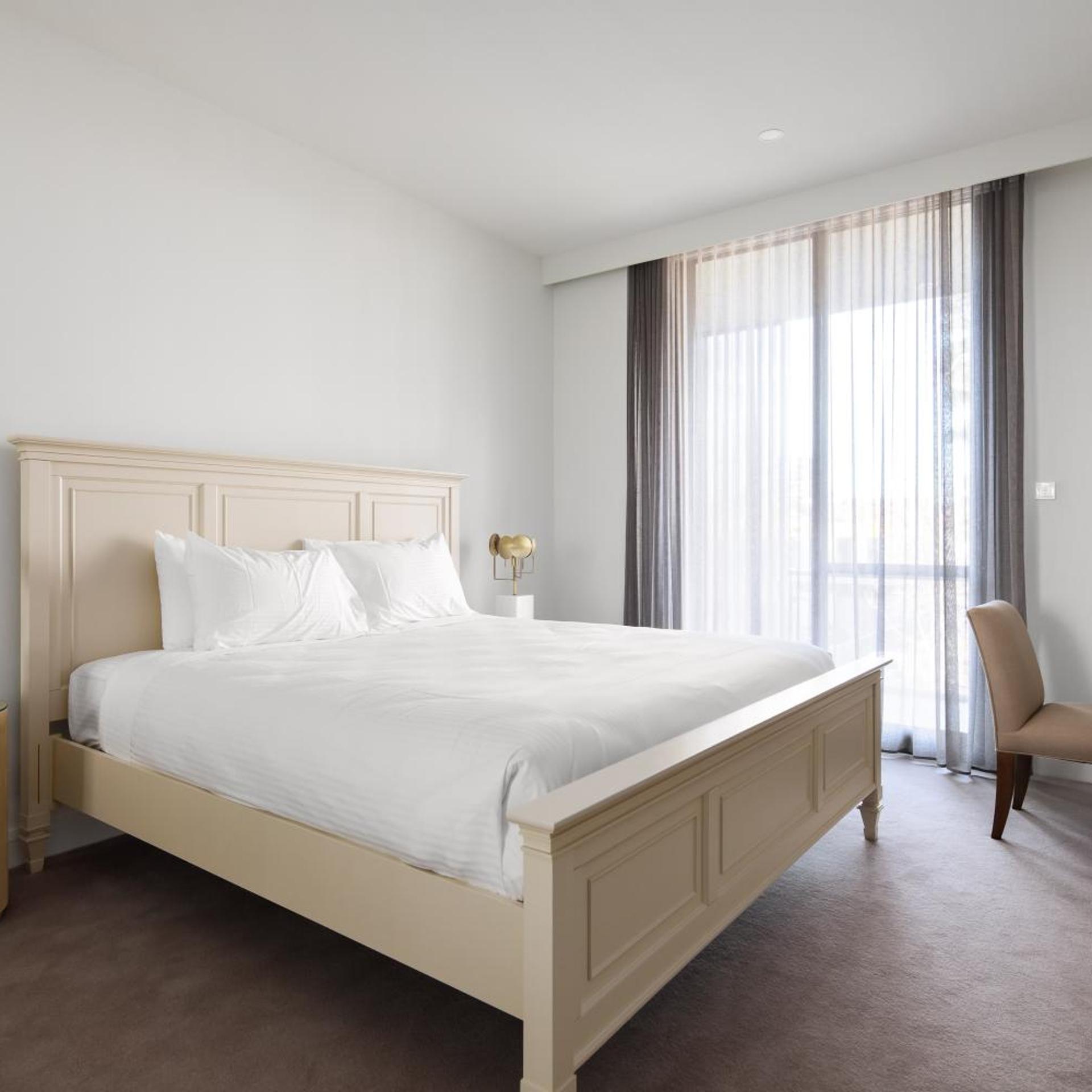 Knightsbridge, Executive