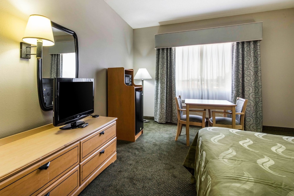 Quality Inn and Suites Pearl-Jackson 18/36