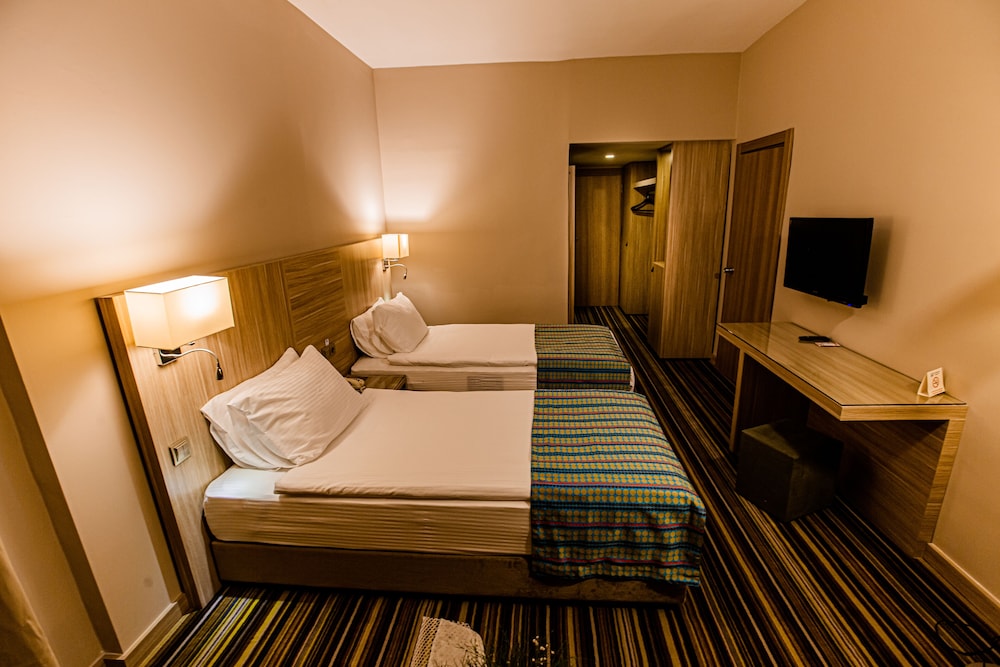 STANDARD, DOUBLE OR TWIN BED