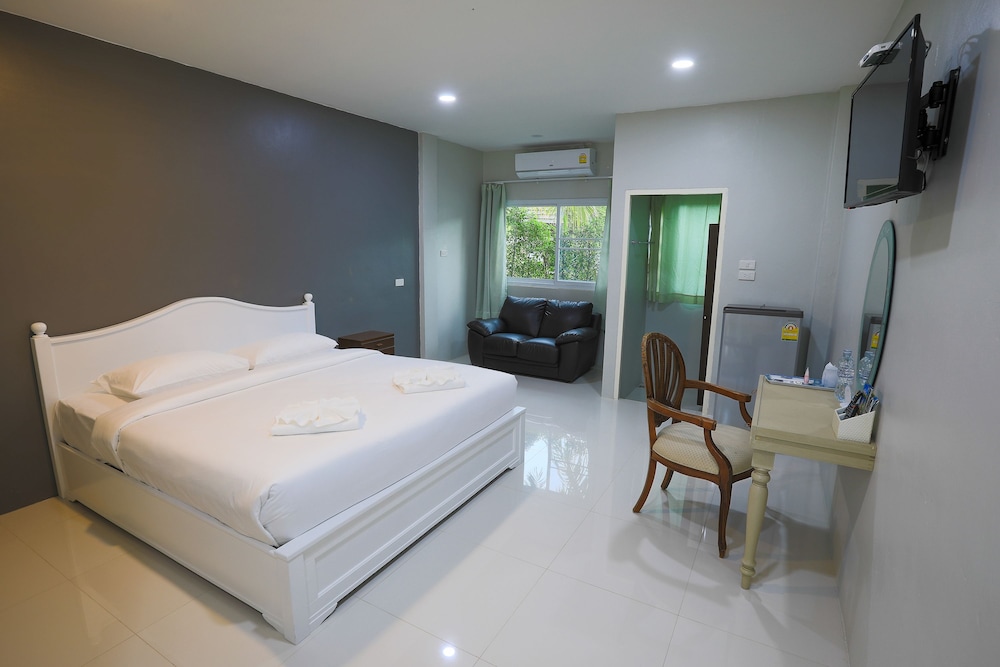 Deluxe, King Bed