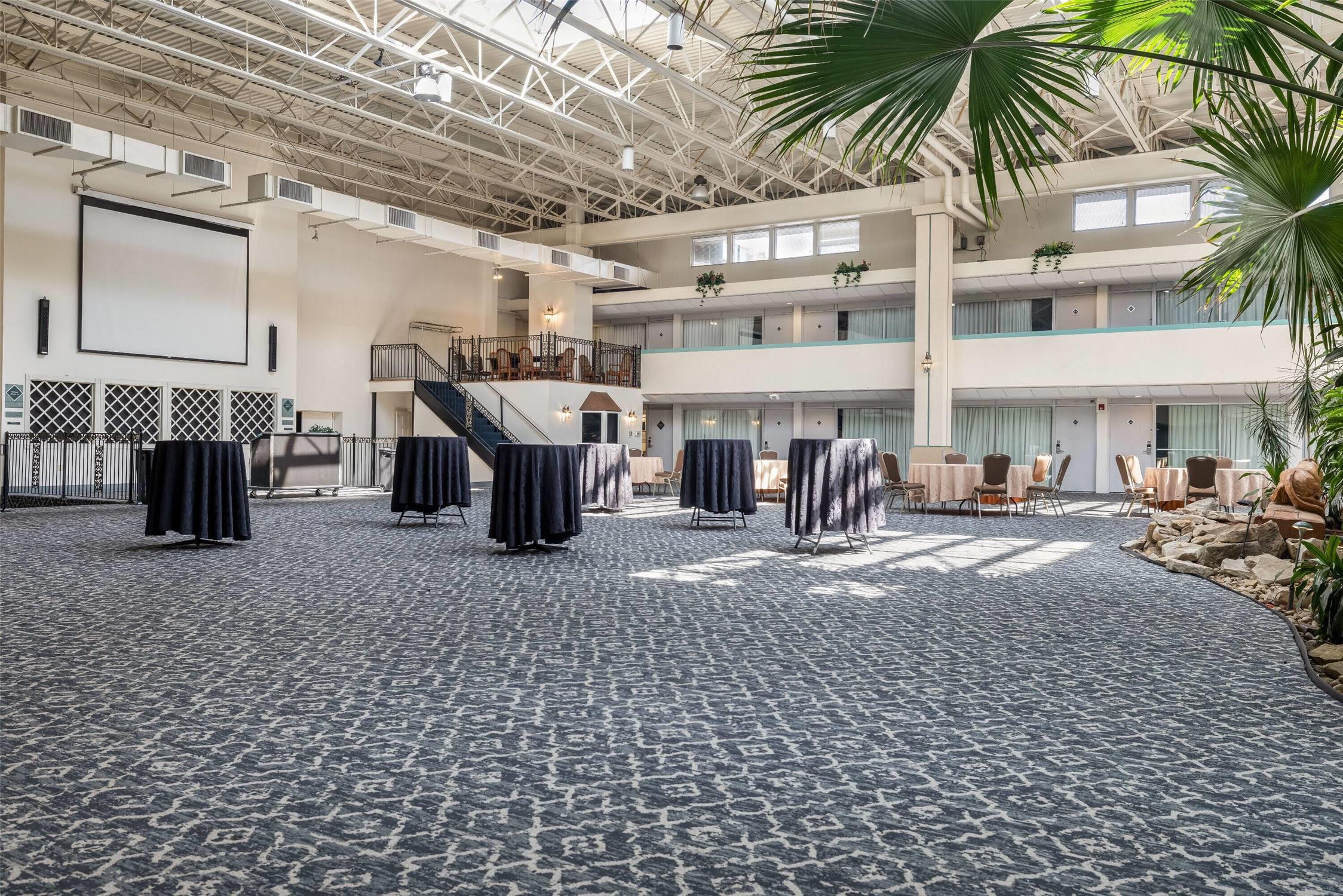 Ramada by Wyndham State College Hotel & Conference Center 37/40