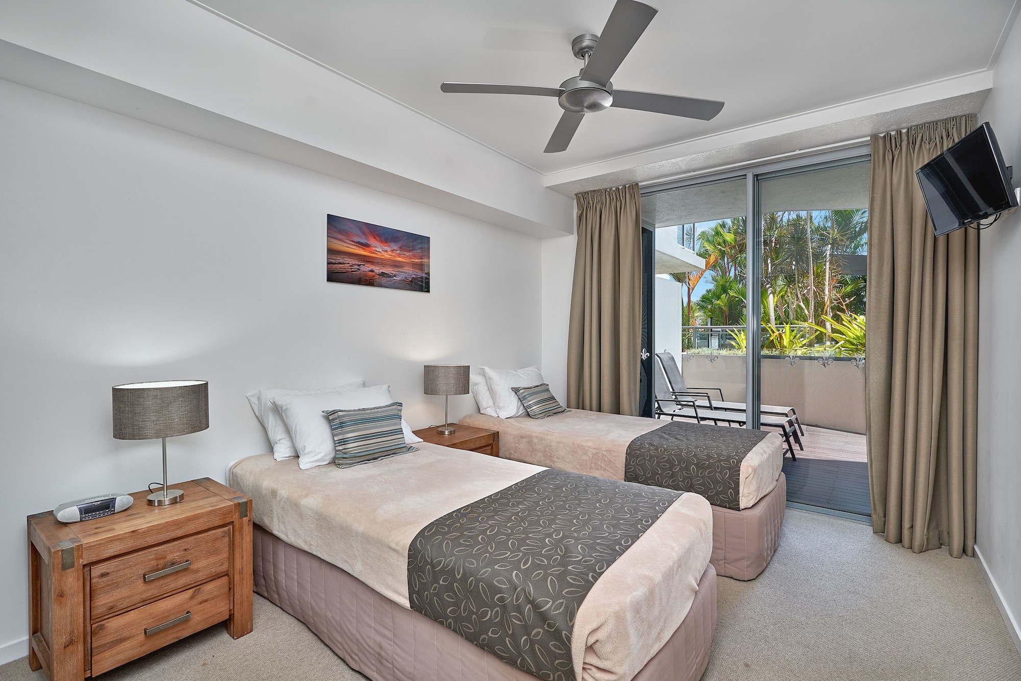 2 Bedroom Deluxe Apartment