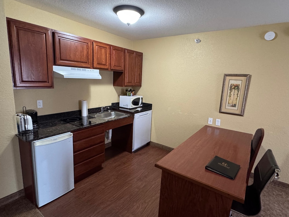 GrandStay Residential Suites Hotel 11/56