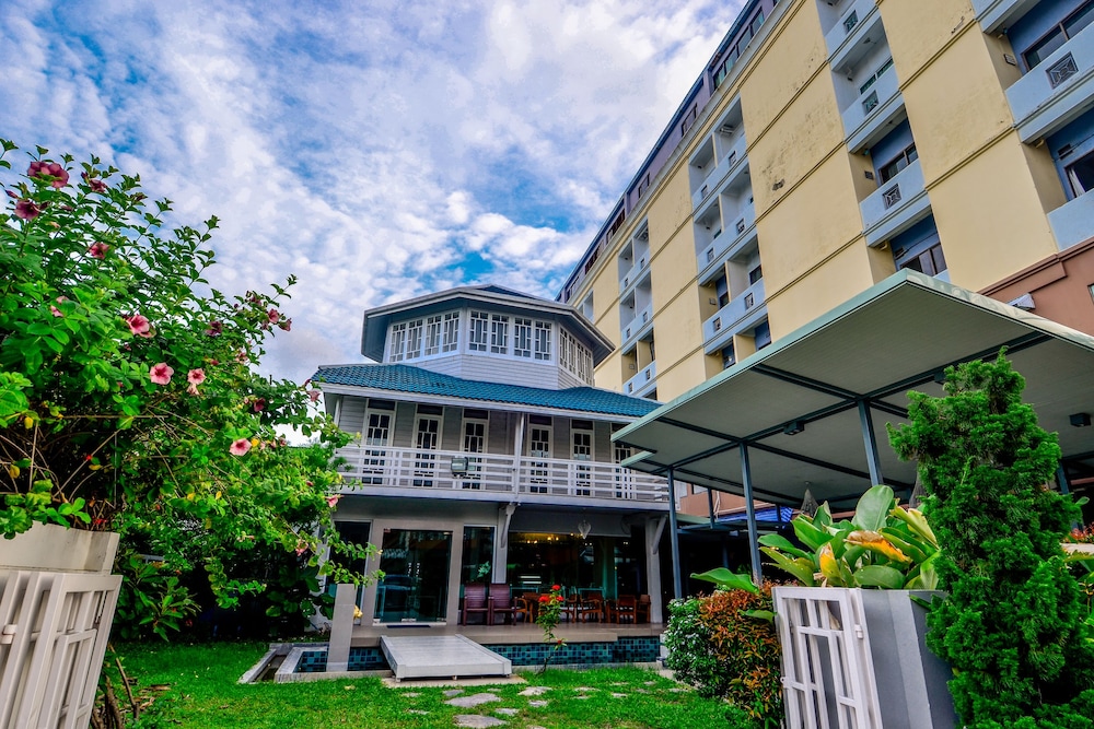 Viva Hotel Songkhla 2/66
