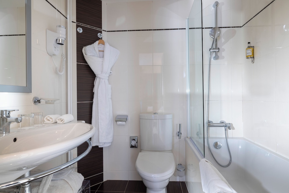 Elysees Bassano Hotel Formely Bw Hotel Elysees Bassa 80/81