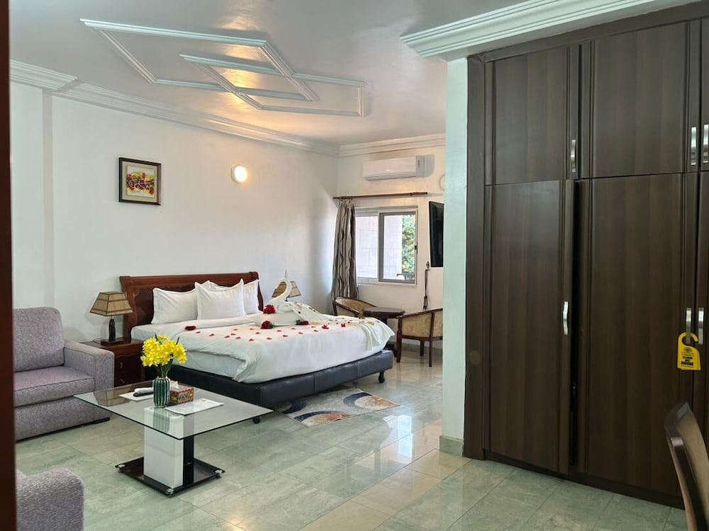 MJ Grand Hotel 15/49
