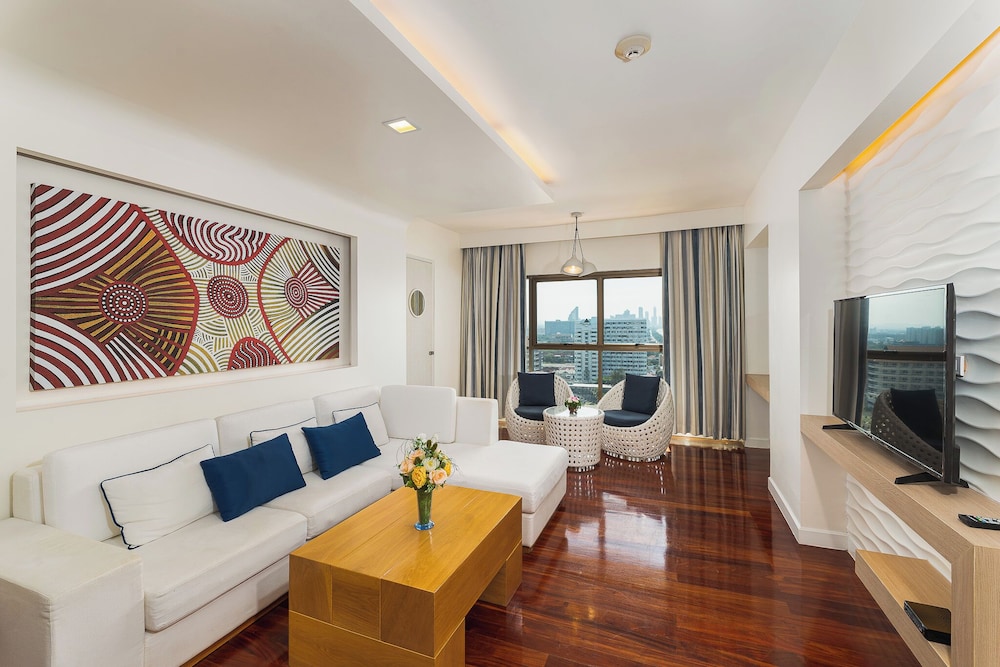Jomtien Palm Beach Hotel and Resort 28/49