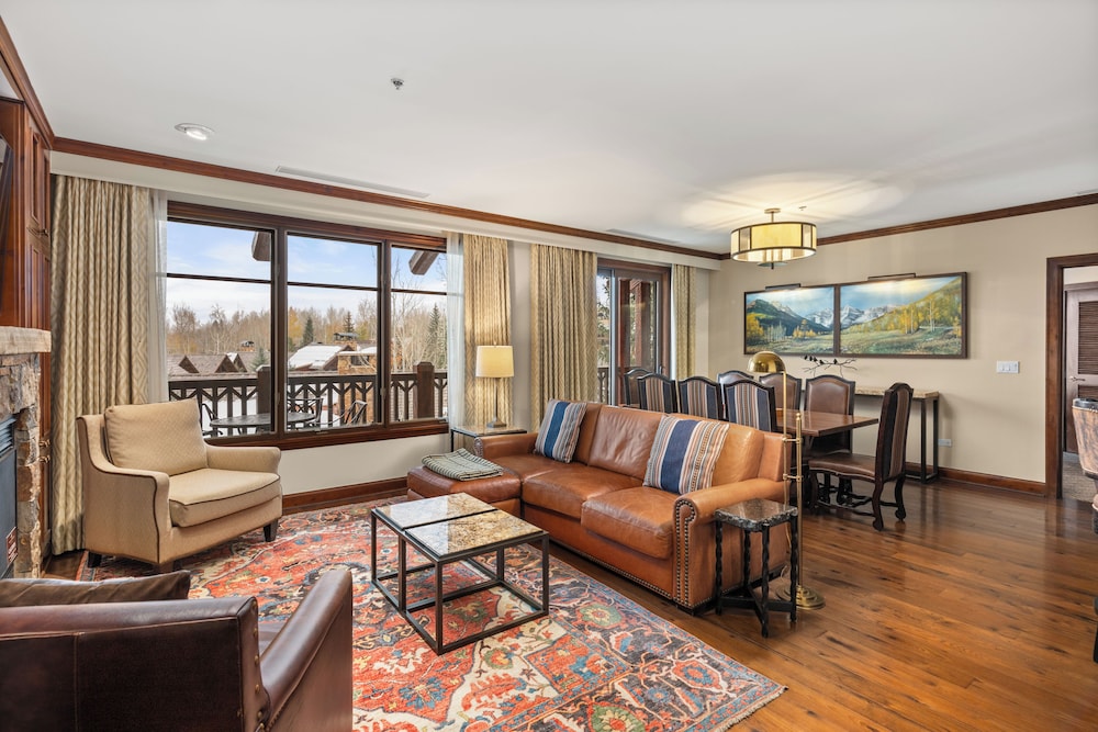 Ritz-Carlton Club, Aspen Highlands by Frias 31/50
