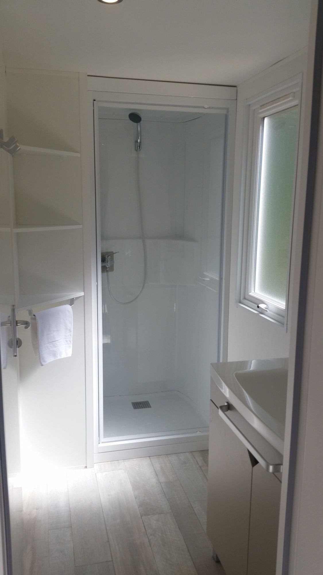 3 Bedrooms, 1 Double and 4 Single Beds