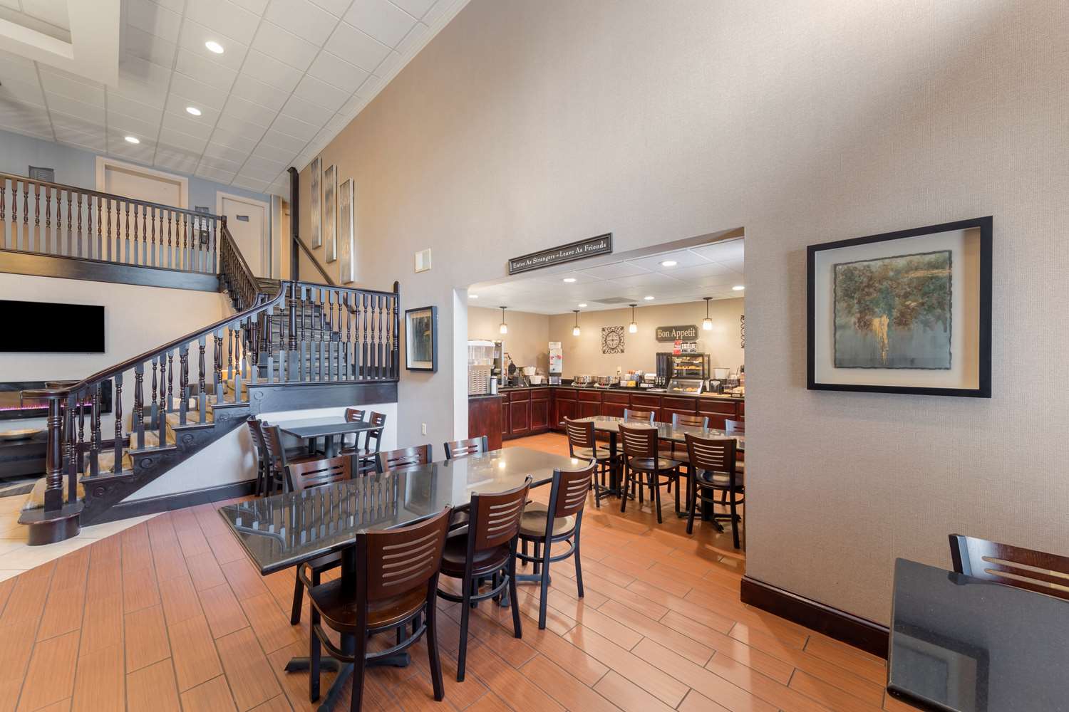 Best Western Plus Russellville Hotel & Suites 18/32