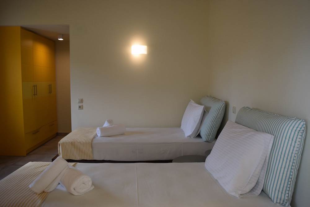 THREE STARS BEACH HOTEL 19/60