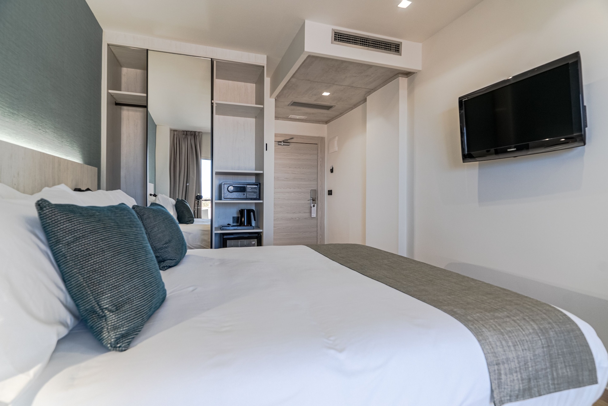 Super, Deluxe, King Bed, Sea View، Ramada Resort by Wyndham Puerto de Mazarron 3/7
