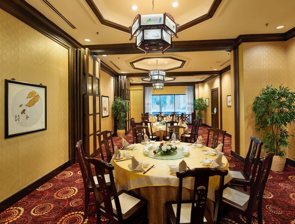 Mardhiyyah Hotel And Suites 41/52