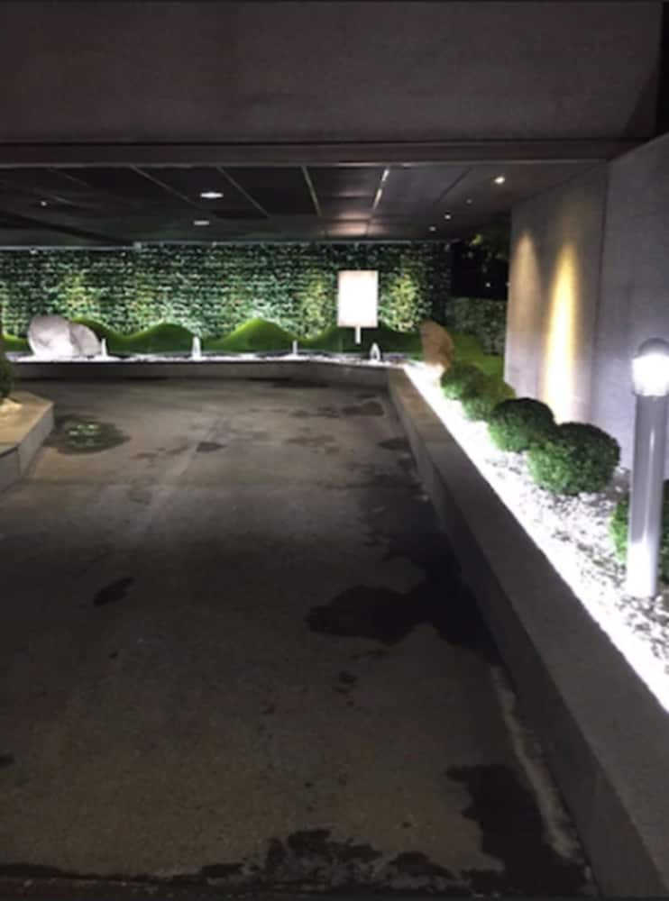Zouk Hotel 34/50