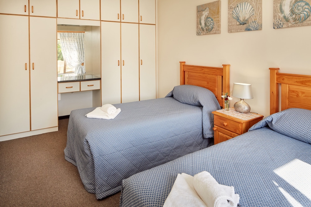 2 Bedrooms, Apartment, Double and Twin Beds