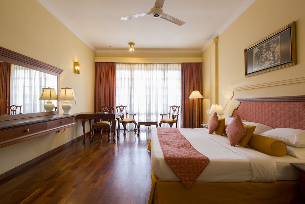 Mahaweli Reach Hotel 20/50