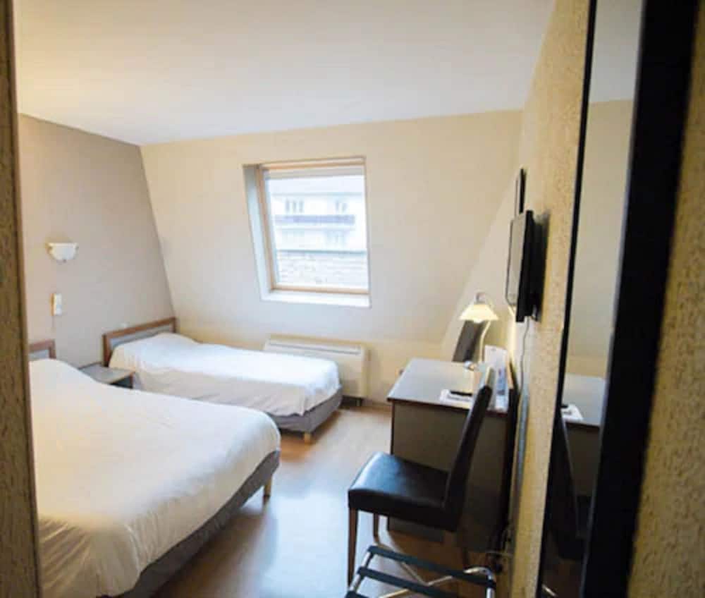 HOTEL LE THUROT 7/50