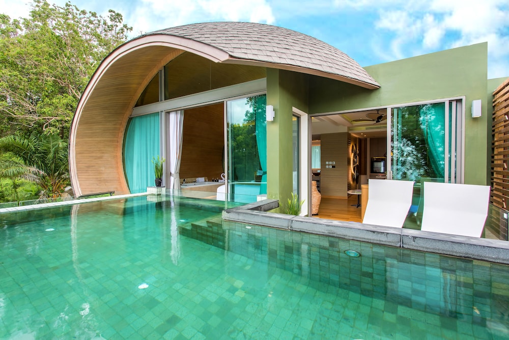 Crest Resort and Pool Villas 34/50
