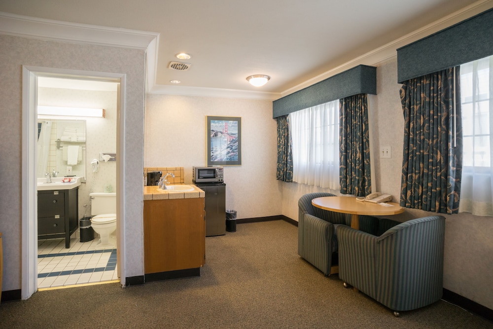 Nob Hill Motor Inn 30/40