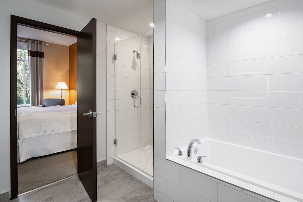 FOUR POINTS BY SHERATON GRANDE PRAIRIE 7/36