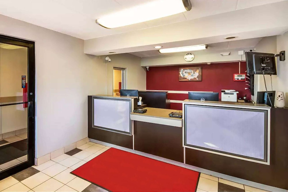 Days Inn by Wyndham Charleston WV 2/33