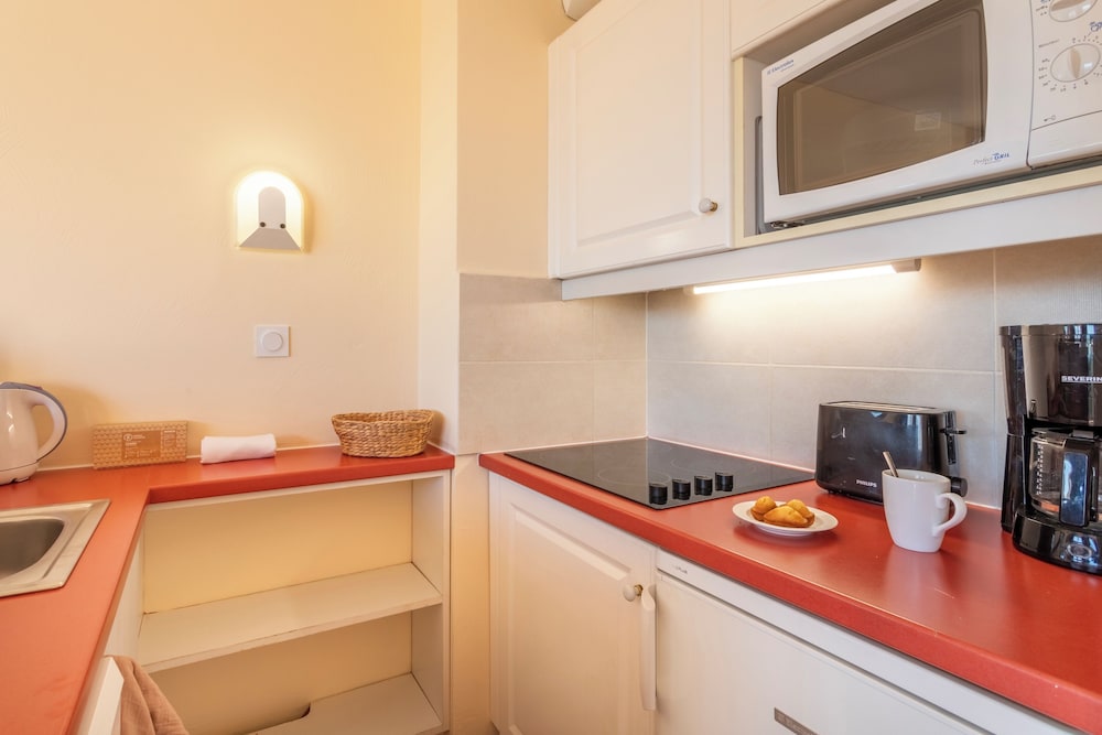 1 Bedroom, Apartment, Twin Beds, Sofa, Balcony or Terrace، PIERRE AND VACANCES VILLAGE CLUB PONT ROYAL EN PROVENCE 13/13