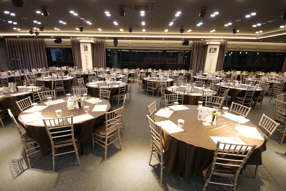 Andong Cm Park Hotel 32/44