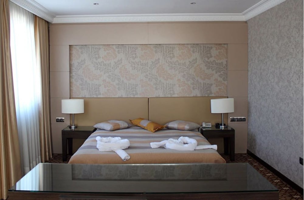 Prens Hotel 20/32