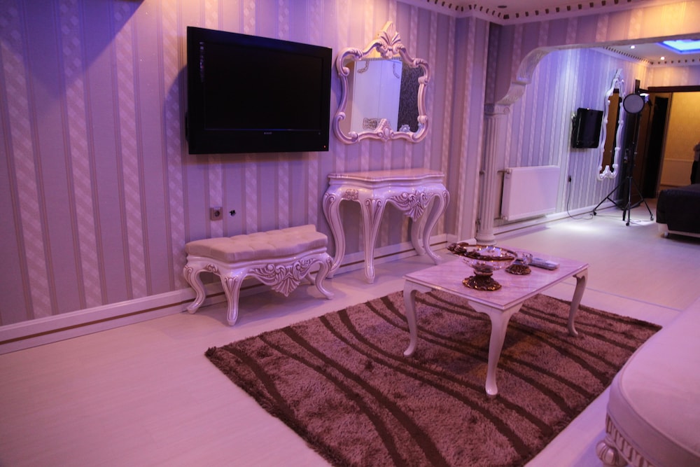 Royal Anka Hotel 30/32