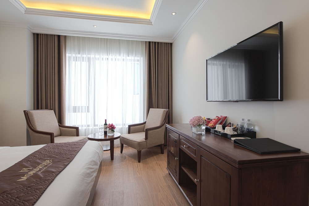 Monarque Hotel 18/50