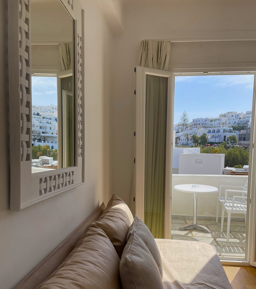 Adonis Hotel Studios & Apartments 52/67