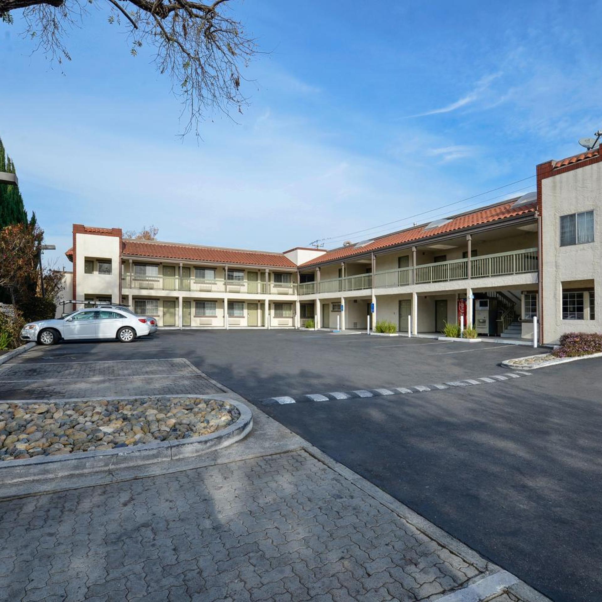 Americas Best Value Inn San Jose Convention Center 34/38